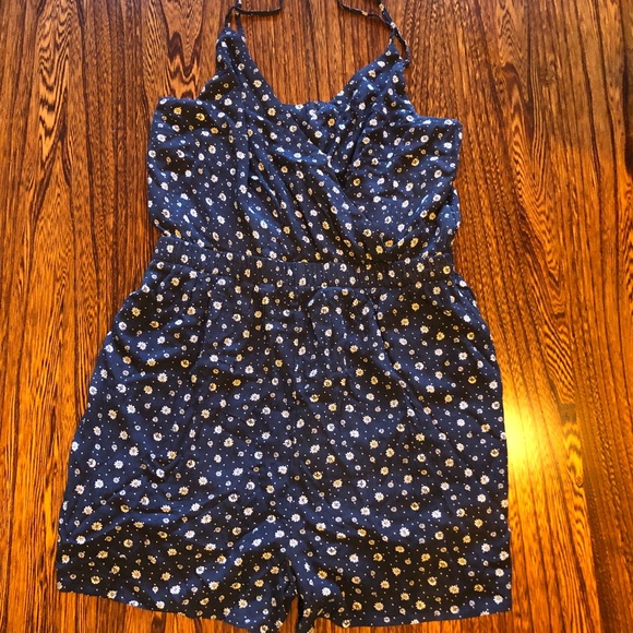 American Eagle blue floral romper - Picture 1 of 4